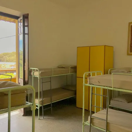 Apuano Hostel *
