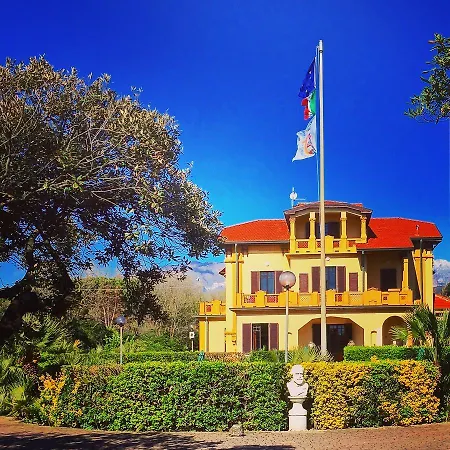 Apuano Hostel